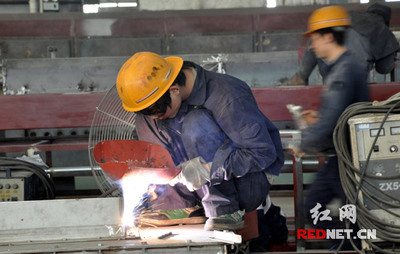 中國粉末冶金研發(fā)獲突破 硬質合金工具將無需依賴進口_新聞中心_新浪網